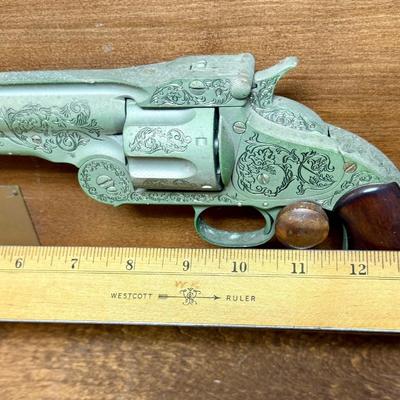 Wyatt Earp .44 Revolver Replica Franklin Mint with Display Board