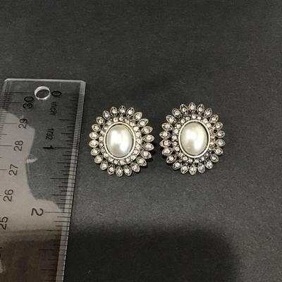 Pretty faux, pearl stud earrings