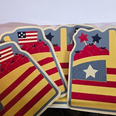 Patriotic Kitchen & Decor Lot – Americana Flair