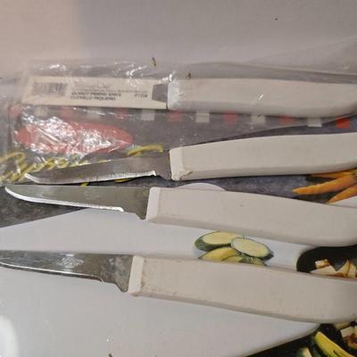 Knife & Sharpener Lot – Chef’s Choice Model 310 electric knife sharpener with some knives and a cutting board