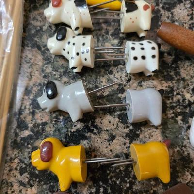 Large Kitchen Gadget & Tool Lot – Mandoline, decorative Rolling Pin, Skewers & More
