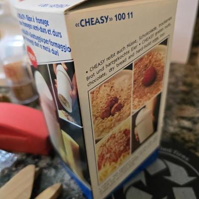 Large Kitchen Gadget & Tool Lot – Mandoline, decorative Rolling Pin, Skewers & More