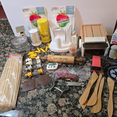 Large Kitchen Gadget & Tool Lot – Mandoline, decorative Rolling Pin, Skewers & More