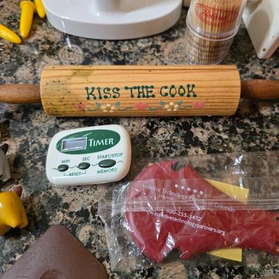 Large Kitchen Gadget & Tool Lot – Mandoline, decorative Rolling Pin, Skewers & More