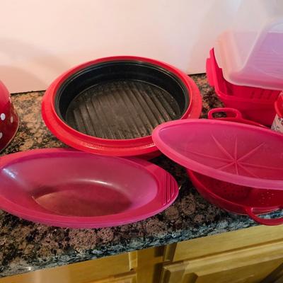 Microwave Cooking & Storage Lot – Silicone & Plastic - and a metal tea pot