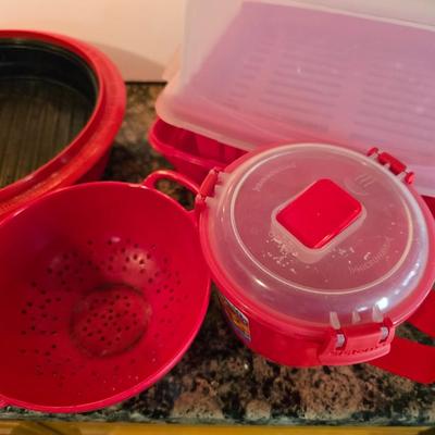 Microwave Cooking & Storage Lot – Silicone & Plastic - and a metal tea pot