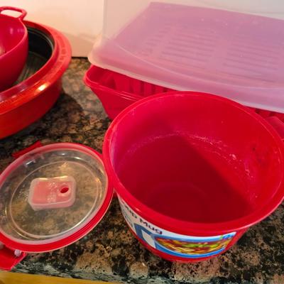 Microwave Cooking & Storage Lot – Silicone & Plastic - and a metal tea pot