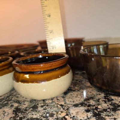Vintage Kitchen Lot – Pyrex, Wooden Bowls, & More