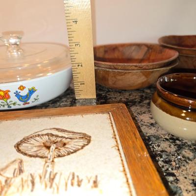 Vintage Kitchen Lot – Pyrex, Wooden Bowls, & More