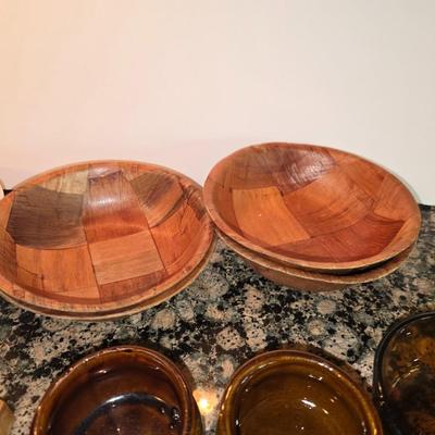 Vintage Kitchen Lot – Pyrex, Wooden Bowls, & More