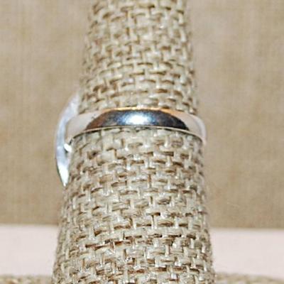 Size 7 SMOKEY TOPAZ OVAL Shape Transparent Glass Rhinestone Ring with a FULL Loop Rim Setting on a Silver Tone Band (5.0g)