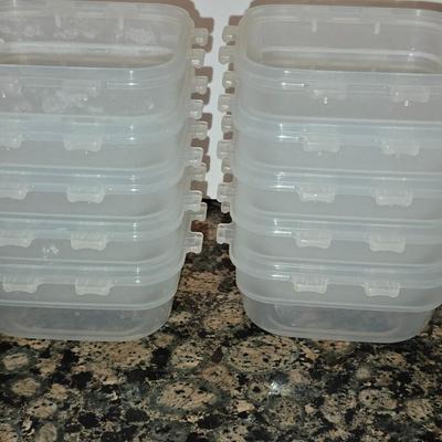 Large Locking Lid Food Storage Container Lot – 20+ Pieces
