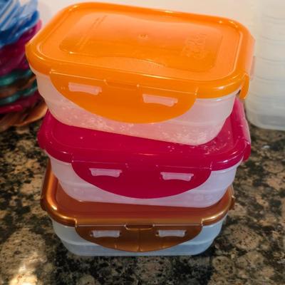 Large Locking Lid Food Storage Container Lot – 20+ Pieces