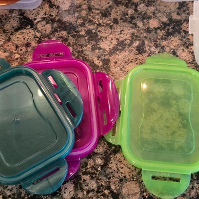 Large Locking Lid Food Storage Container Lot – 20+ Pieces