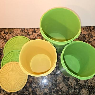 Vintage Tupperware Canisters & Mini Containers – Retro Kitchen