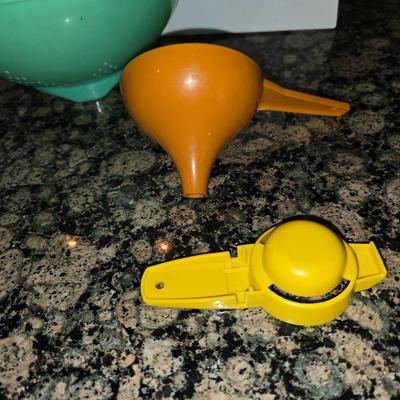 Vintage Tupperware Kitchen Utility Lot – Containers, Funnel, Tools & More