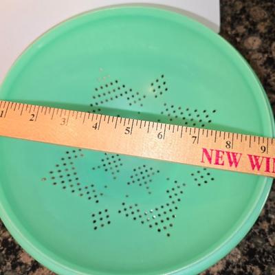 Vintage Tupperware Kitchen Utility Lot – Containers, Funnel, Tools & More