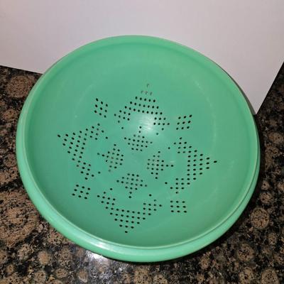Vintage Tupperware Kitchen Utility Lot – Containers, Funnel, Tools & More