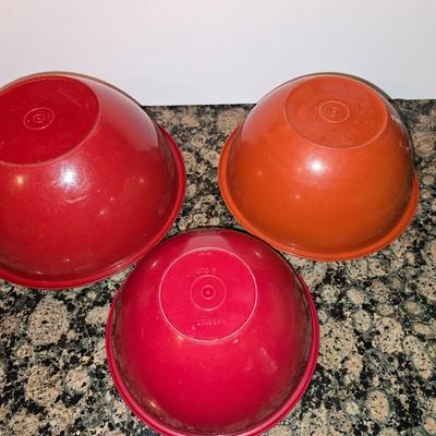 Vintage Tupperware & Plastic Mixing Bowl Lot
