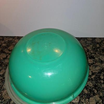 Vintage Tupperware & Plastic Mixing Bowl Lot