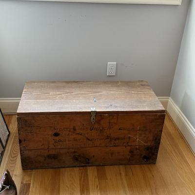 Wood chest