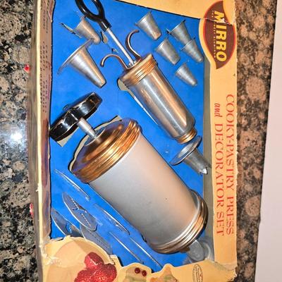 Vintage Holiday Baking Lot – Cookie Press, Cutters, New spatulas, Cookbook & More (40+ pcs)