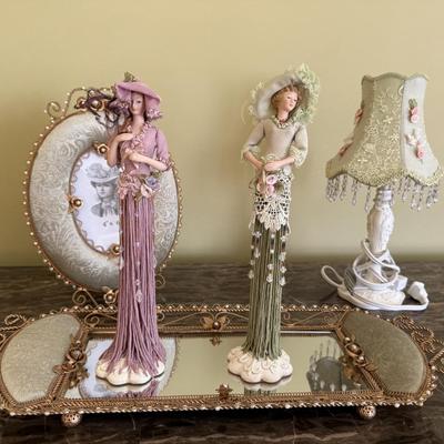 Pretty Victorian themed decor