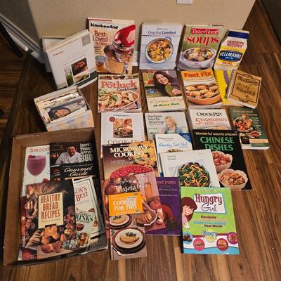 Large Lot of 30+ Cookbooks – Crockpot, Healthy, Vintage & More!