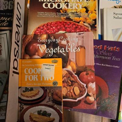 Large Lot of 30+ Cookbooks – Crockpot, Healthy, Vintage & More!