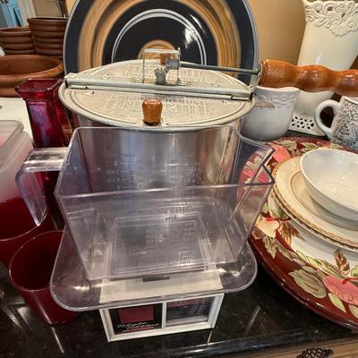 Popcorn maker