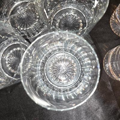 Set of 8 Vintage-Inspired Clear Glass Tumblers – Starburst Base