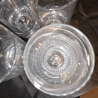 Set of 8 Vintage-Inspired Clear Glass Tumblers – Starburst Base