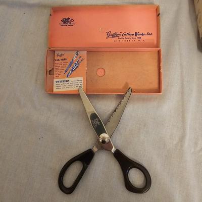 Vintage Sewing Items (BO-JS)