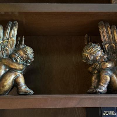 Pair of pretty cherub bookends