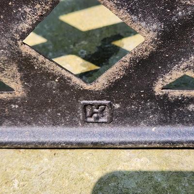 Hanamint Cast Metal Patio Table w 6 Chairs