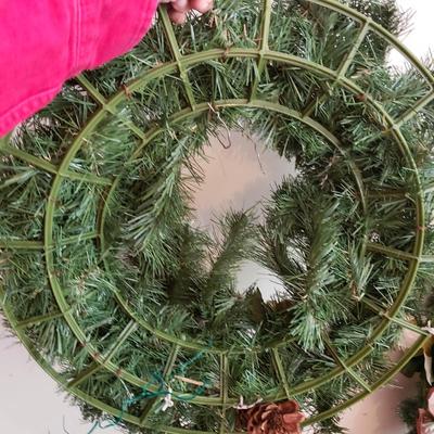Christmas Wreaths and More (G-KD)