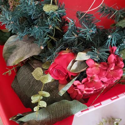 Christmas Wreaths and More (G-KD)
