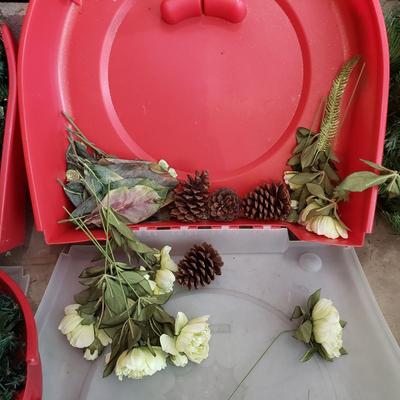 Christmas Wreaths and More (G-KD)