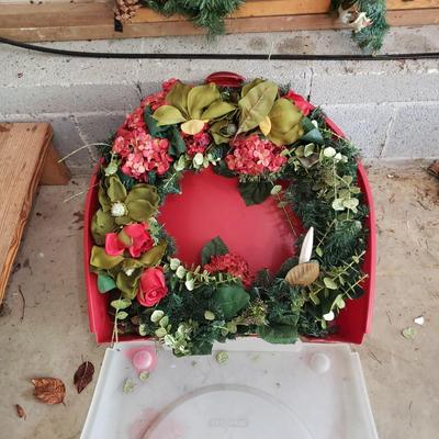 Christmas Wreaths and More (G-KD)