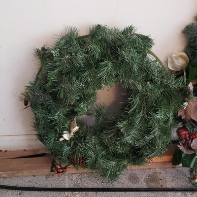 Christmas Wreaths and More (G-KD)