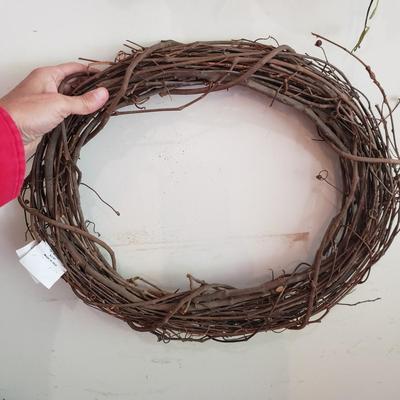 Christmas Wreaths and More (G-KD)