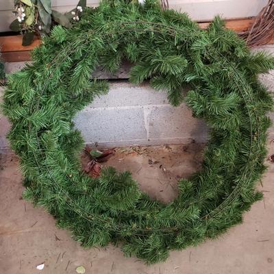 Christmas Wreaths and More (G-KD)