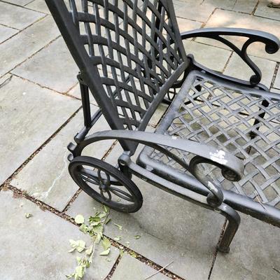 Hanamint Cast Metal Lounger