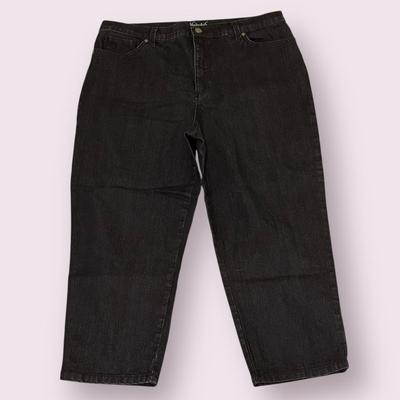 Gloria Vanderbilt, Ralph Lauren, and More Women’s Capris - Sizes 12-14 (PC-DZ)