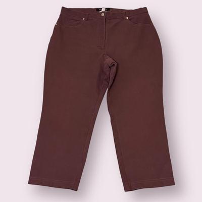 Gloria Vanderbilt, Ralph Lauren, and More Women’s Capris - Sizes 12-14 (PC-DZ)