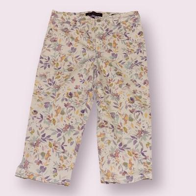 Gloria Vanderbilt, Ralph Lauren, and More Women’s Capris - Sizes 12-14 (PC-DZ)