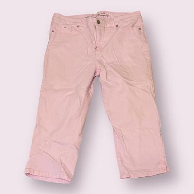 Gloria Vanderbilt, Ralph Lauren, and More Women’s Capris - Sizes 12-14 (PC-DZ)