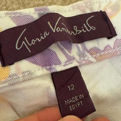 Gloria Vanderbilt, Ralph Lauren, and More Women’s Capris - Sizes 12-14 (PC-DZ)
