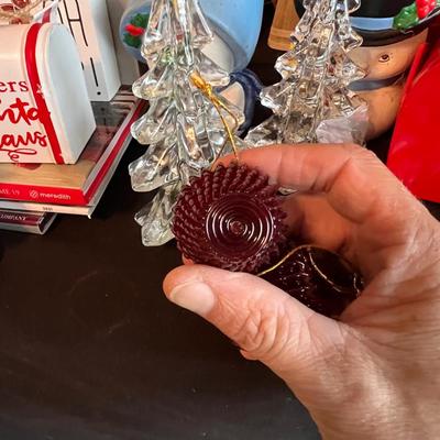 Holiday Decor Galore - Tree Skirts, Art, Candles & Much More (GB-RG)