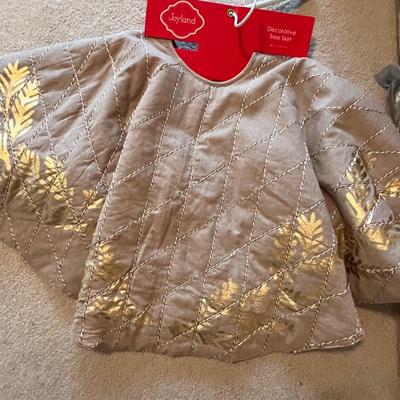 Holiday Decor Galore - Tree Skirts, Art, Candles & Much More (GB-RG)